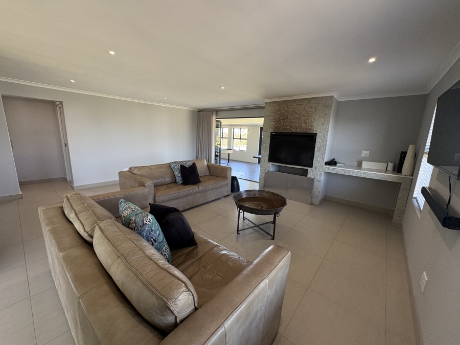 4 Bedroom Property for Sale in Grotto Bay Western Cape